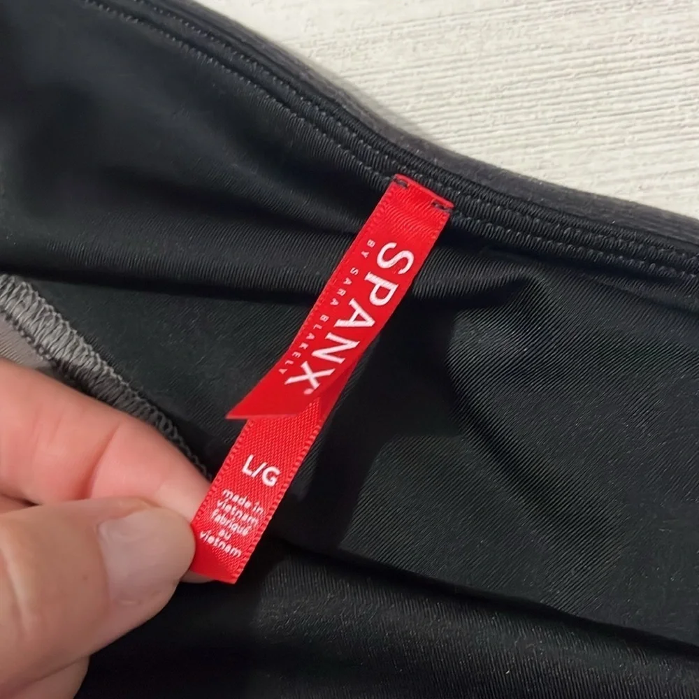 Spanx Gray Velvet Leggings Size Large NWT - Picture 6 of 10